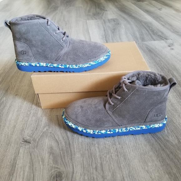 UGG Kids Neumel II Paint Swirl Suede Boot. - Picture 2 of 8